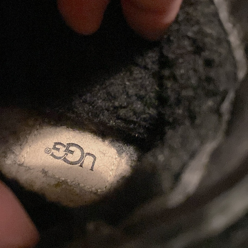 EUC [UGG] RARE Otelia Black Leather Round Toe Ankle Fur Booties Women’s Sz 6 - Picture 8 of 11